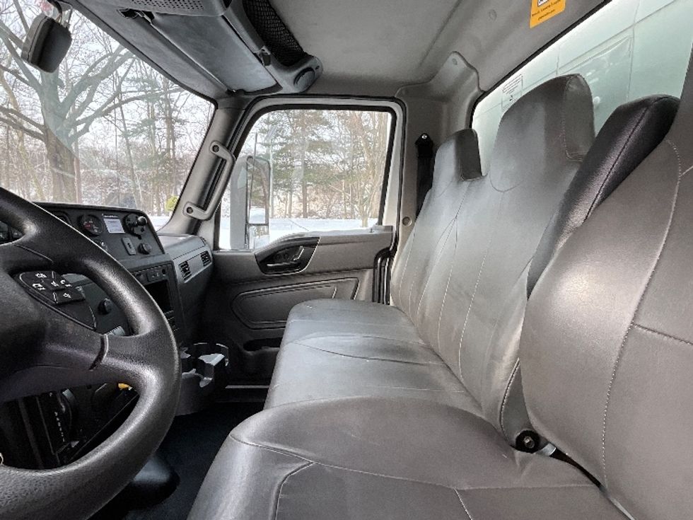 Medium Duty Box Truck-Light and Medium Duty Trucks-International-2022-MV607-Reading-PA-142,783\n\t\tmiles-$ 58,500 - Image 18