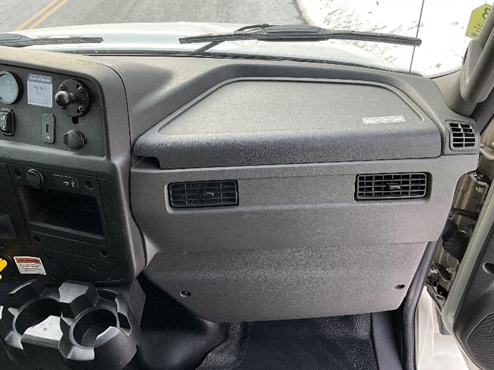 Medium Duty Box Truck-Light and Medium Duty Trucks-International-2022-MV607-Reading-PA-142,783\n\t\tmiles-$ 58,500 - Image 20