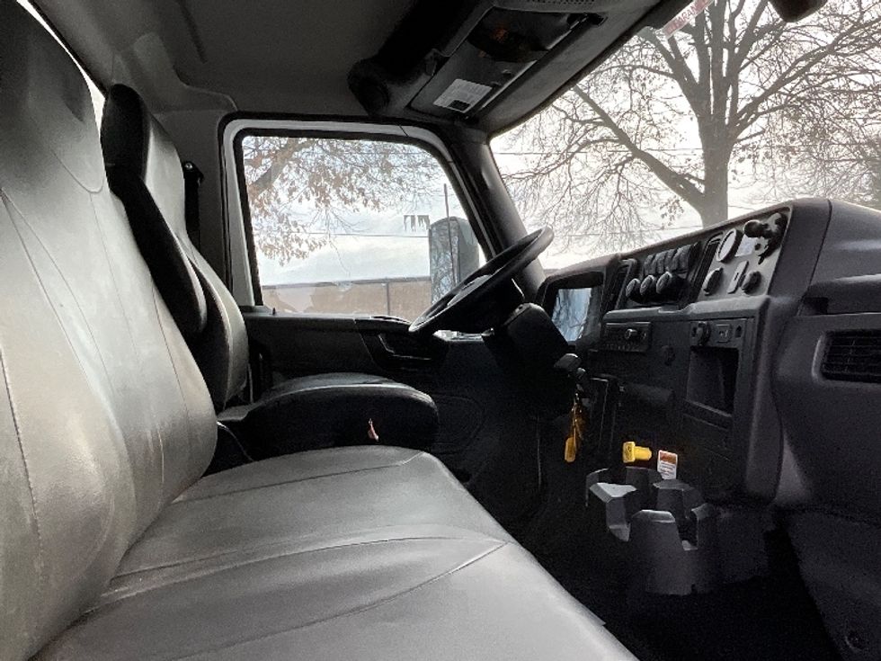 Medium Duty Box Truck-Light and Medium Duty Trucks-International-2022-MV607-Reading-PA-142,783\n\t\tmiles-$ 58,500 - Image 21