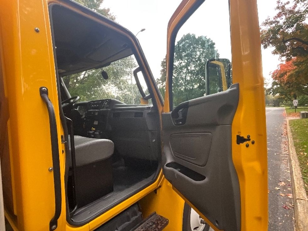 Medium Duty Box Truck-Light and Medium Duty Trucks-International-2022-MV607-Reading-PA-232,365\n\t\tmiles-$ 40,000 - Image 20