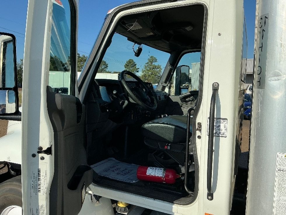 Medium Duty Box Truck-Light and Medium Duty Trucks-International-2022-MV607-Richland-MS-226,897\n\t\tmiles-$ 48,750 - Image 16