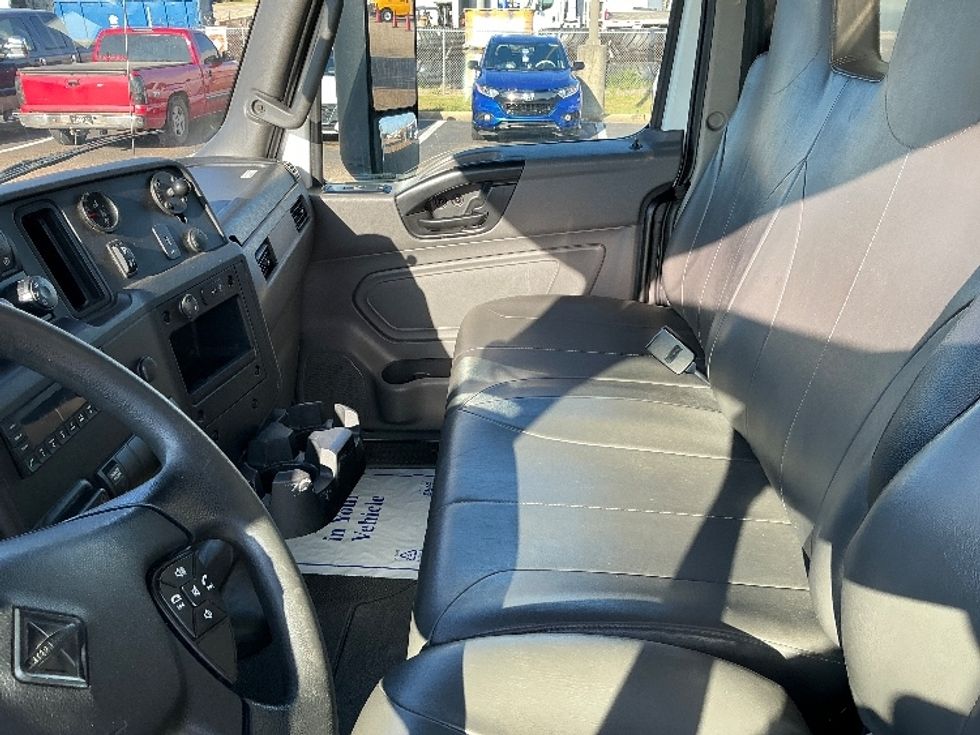 Medium Duty Box Truck-Light and Medium Duty Trucks-International-2022-MV607-Richland-MS-226,897\n\t\tmiles-$ 48,750 - Image 19