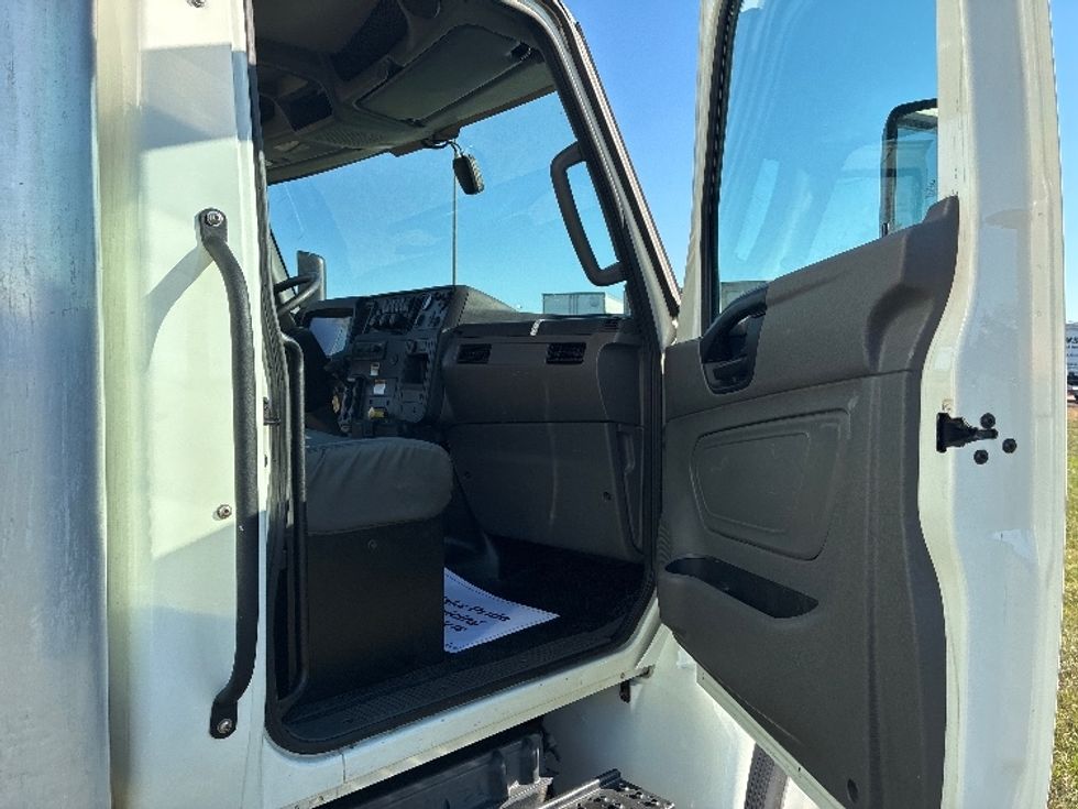 Medium Duty Box Truck-Light and Medium Duty Trucks-International-2022-MV607-Richland-MS-236,470\n\t\tmiles-$ 43,500 - Image 20