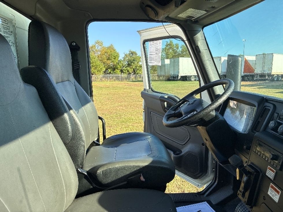 Medium Duty Box Truck-Light and Medium Duty Trucks-International-2022-MV607-Richland-MS-236,470\n\t\tmiles-$ 43,500 - Image 22
