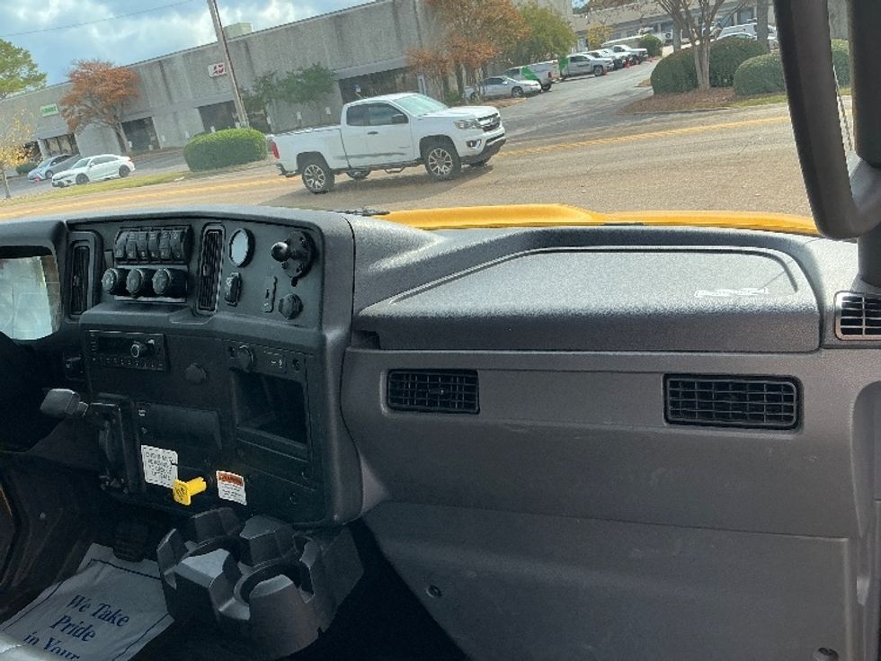 Medium Duty Box Truck-Light and Medium Duty Trucks-International-2022-MV607-Richland-MS-241,576\n\t\tmiles-$ 45,000 - Image 21