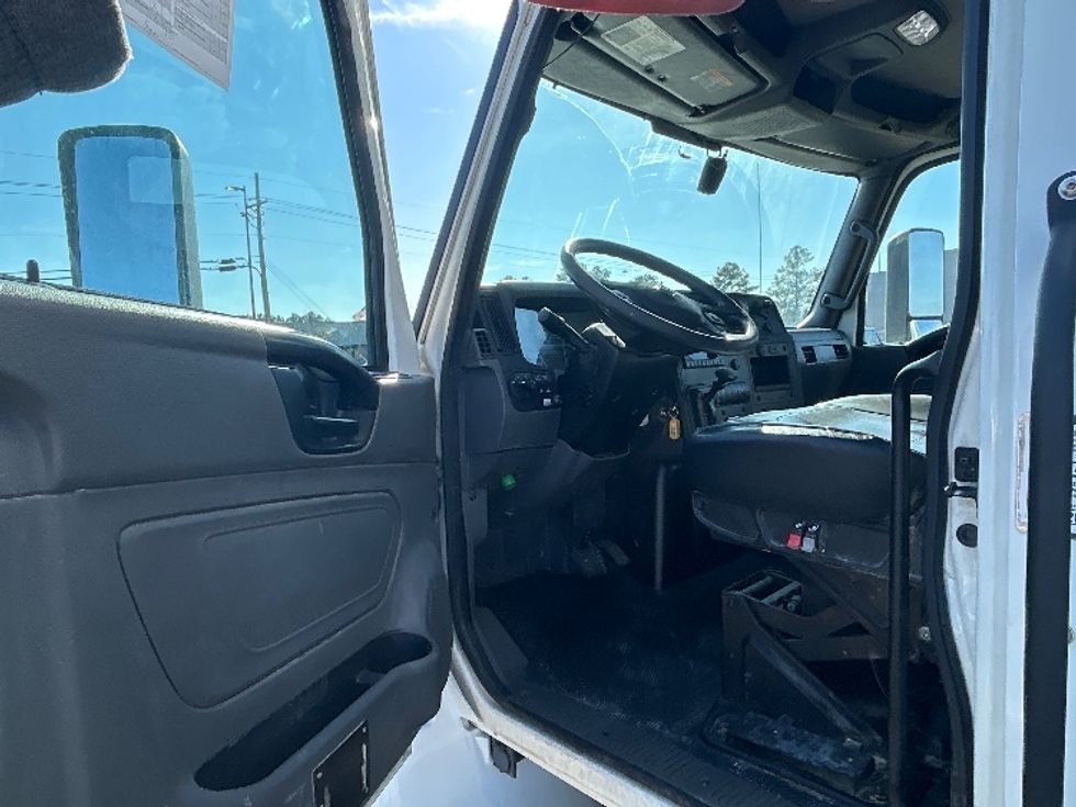 Medium Duty Box Truck-Light and Medium Duty Trucks-International-2022-MV607-Richland-MS-261,288\n\t\tmiles-$ 41,250 - Image 16