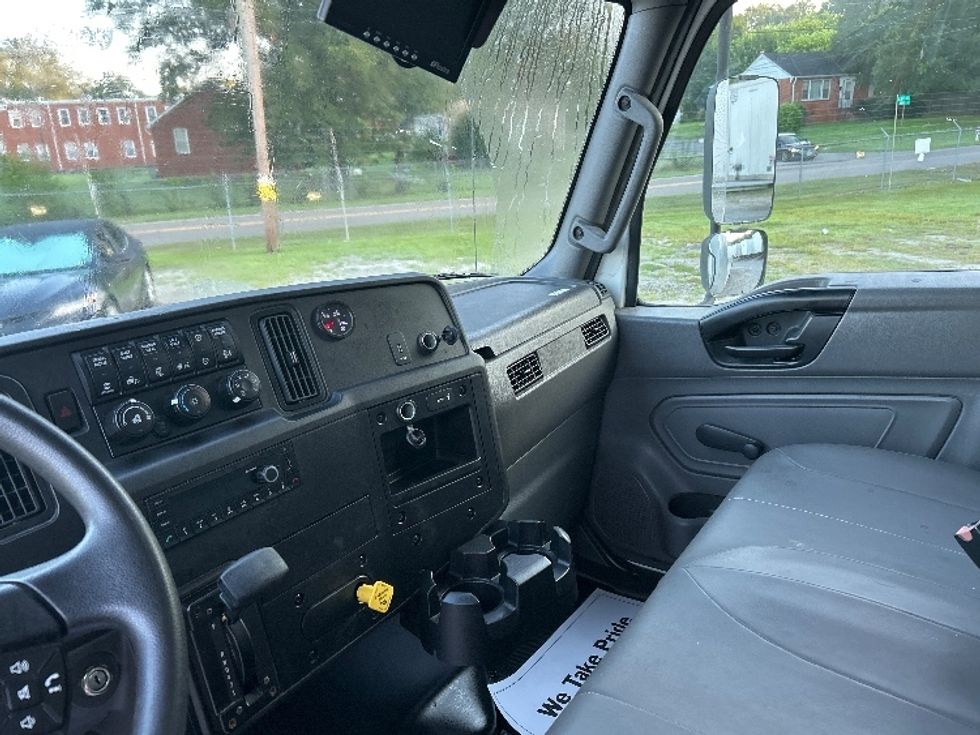 Medium Duty Box Truck-Light and Medium Duty Trucks-International-2022-MV607-Richmond-VA-221,298\n\t\tmiles-$ 45,750 - Image 19