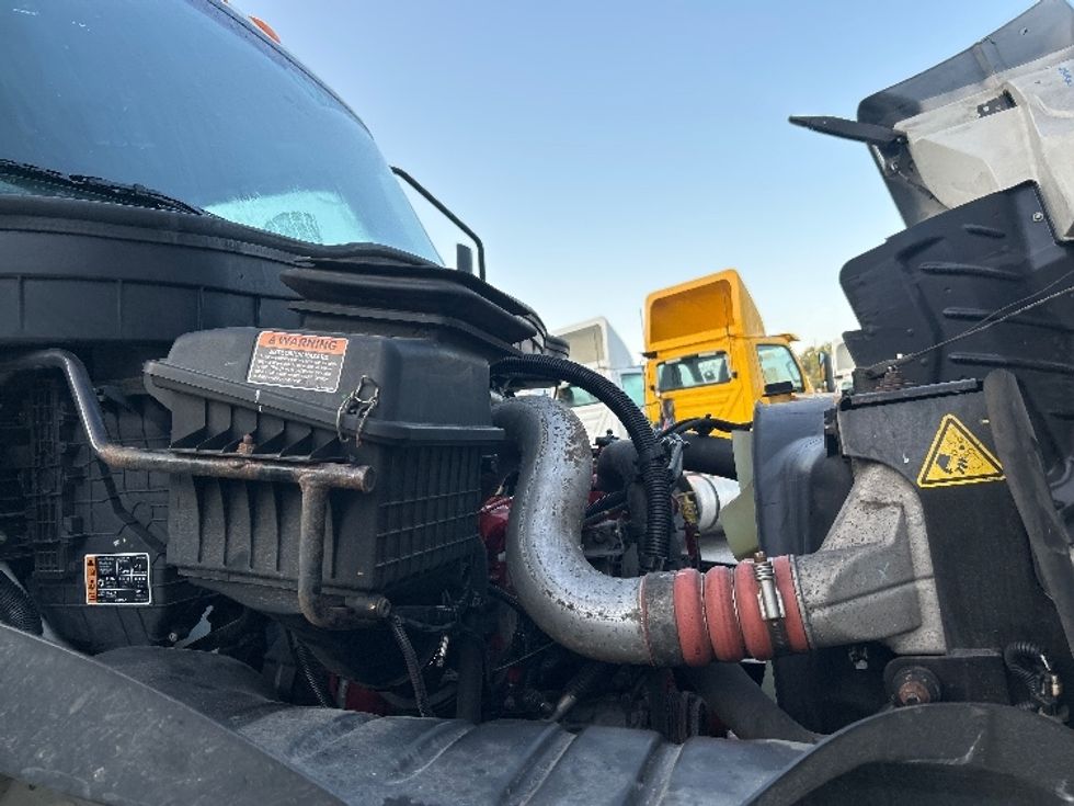 Medium Duty Box Truck-Light and Medium Duty Trucks-International-2022-MV607-Richmond-VA-221,298\n\t\tmiles-$ 45,750 - Image 24