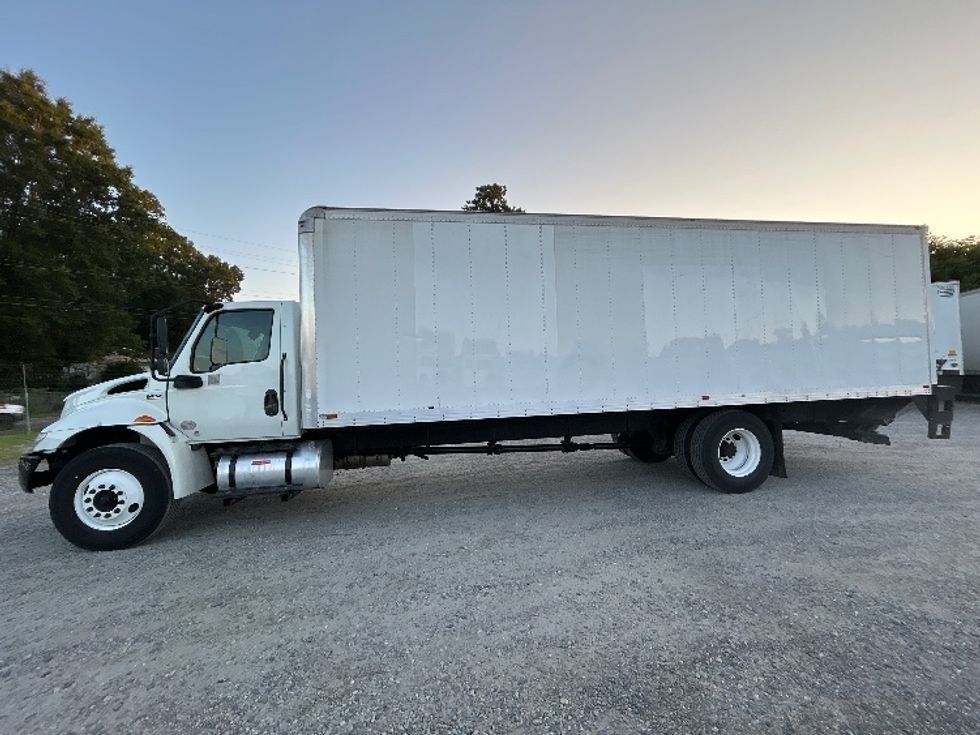 Medium Duty Box Truck-Light and Medium Duty Trucks-International-2022-MV607-Richmond-VA-221,298\n\t\tmiles-$ 45,750 - Image 4