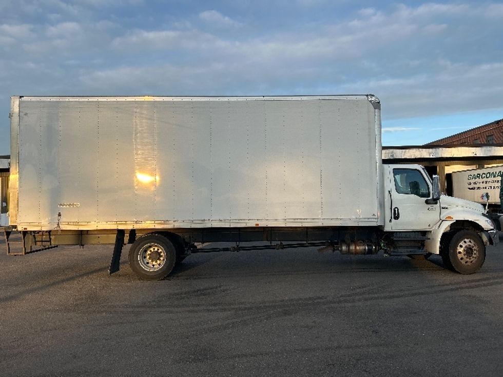 Medium Duty Box Truck-Light and Medium Duty Trucks-International-2022-MV607-Rochester-NY-141,516\n\t\tmiles-$ 53,250 - Image 14
