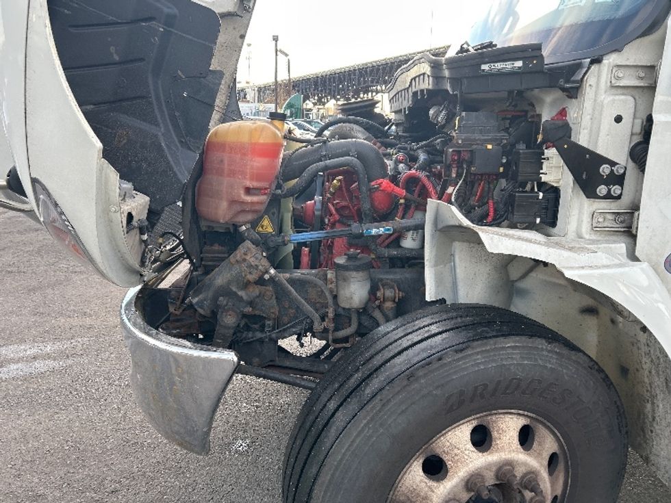 Medium Duty Box Truck-Light and Medium Duty Trucks-International-2022-MV607-Rochester-NY-141,516\n\t\tmiles-$ 53,250 - Image 23