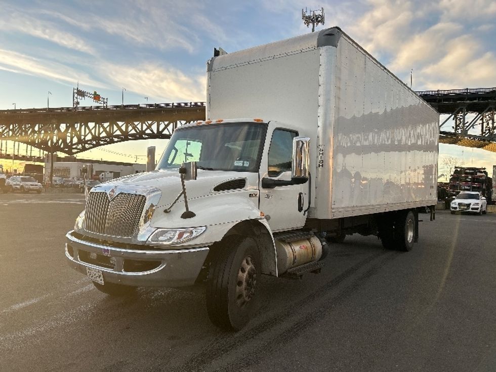 Medium Duty Box Truck-Light and Medium Duty Trucks-International-2022-MV607-Rochester-NY-141,516\n\t\tmiles-$ 53,250 - Image 3