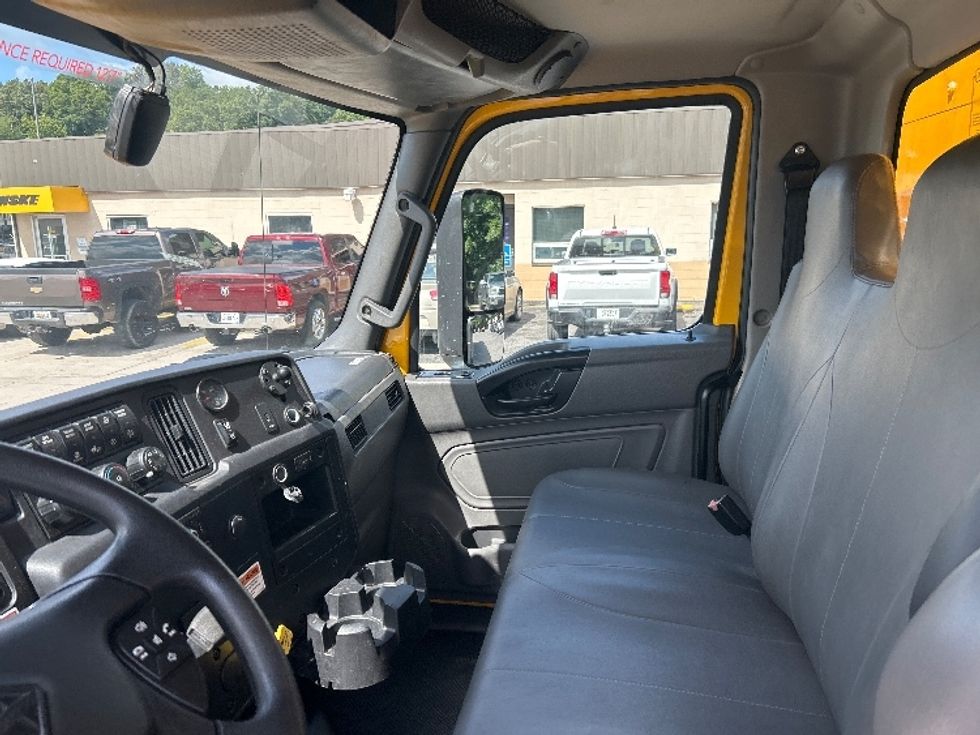 Medium Duty Box Truck-Light and Medium Duty Trucks-International-2022-MV607-Rochester-NY-241,923\n\t\tmiles-$ 40,250 - Image 18
