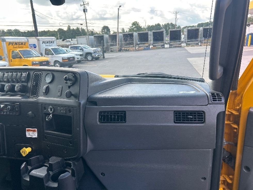 Medium Duty Box Truck-Light and Medium Duty Trucks-International-2022-MV607-Rochester-NY-241,923\n\t\tmiles-$ 40,250 - Image 20