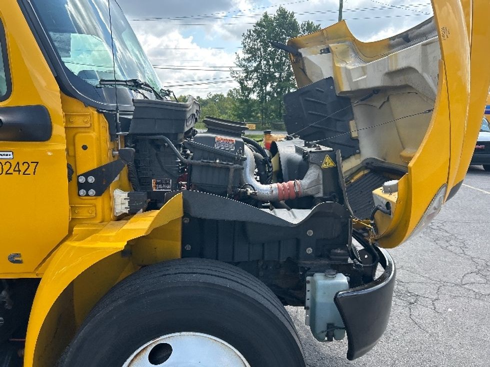 Medium Duty Box Truck-Light and Medium Duty Trucks-International-2022-MV607-Rochester-NY-241,923\n\t\tmiles-$ 40,250 - Image 22