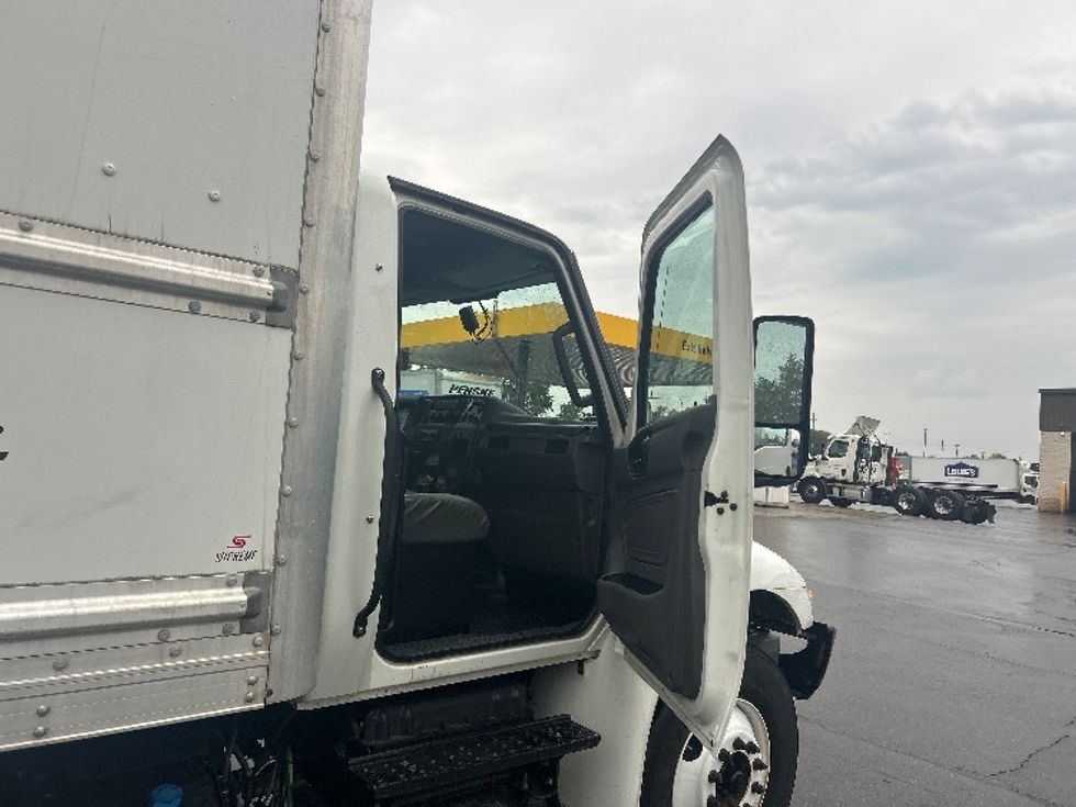 Medium Duty Box Truck-Light and Medium Duty Trucks-International-2022-MV607-Rochester-NY-248,377\n\t\tmiles-$ 41,500 - Image 19