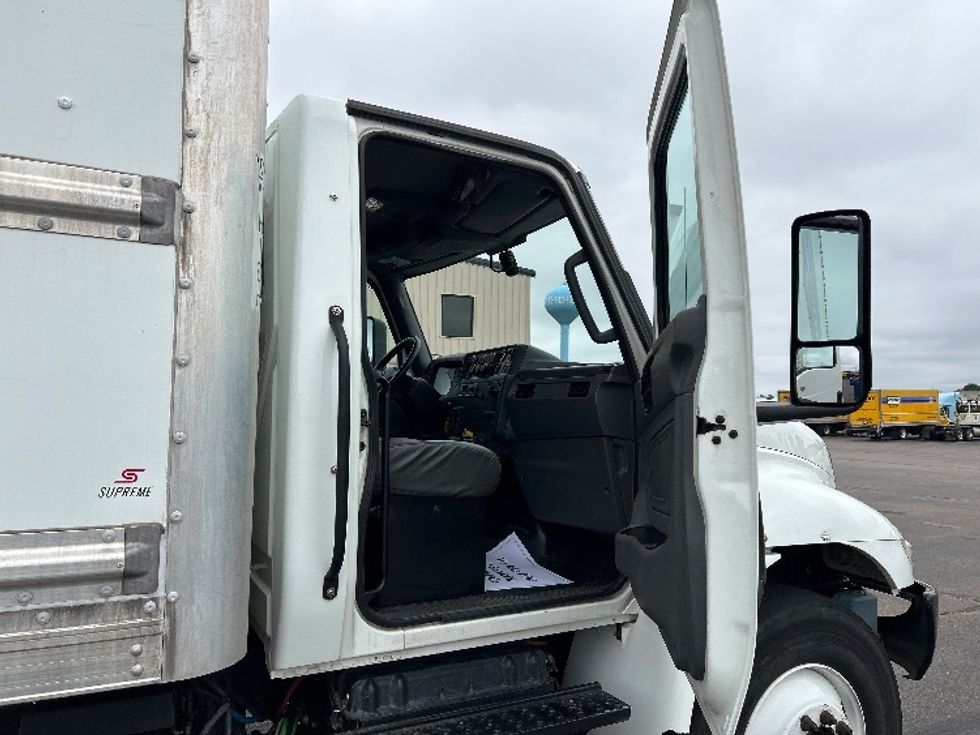 Medium Duty Box Truck-Light and Medium Duty Trucks-International-2022-MV607-Rothschild-WI-247,716\n\t\tmiles-$ 39,750 - Image 19