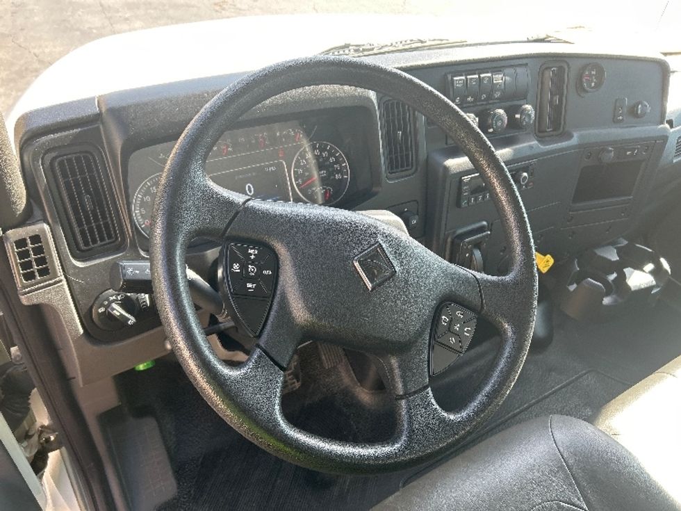 Medium Duty Box Truck-Light and Medium Duty Trucks-International-2022-MV607-Round Rock-TX-67,709\n\t\tmiles-$ 70,250 - Image 17
