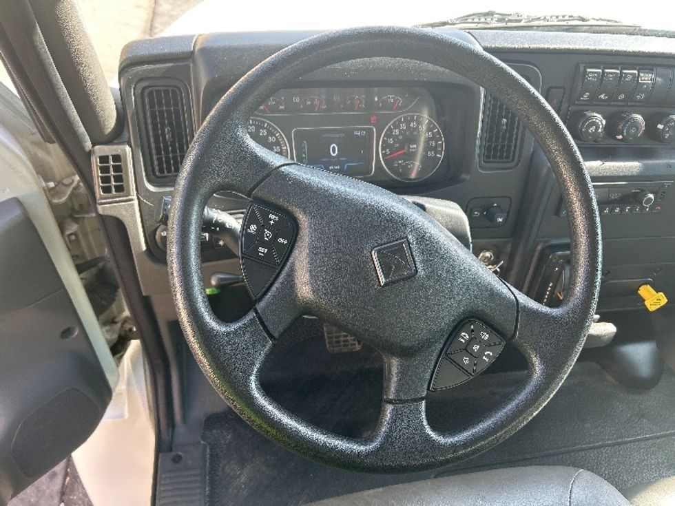 Medium Duty Box Truck-Light and Medium Duty Trucks-International-2022-MV607-Round Rock-TX-67,709\n\t\tmiles-$ 70,250 - Image 18