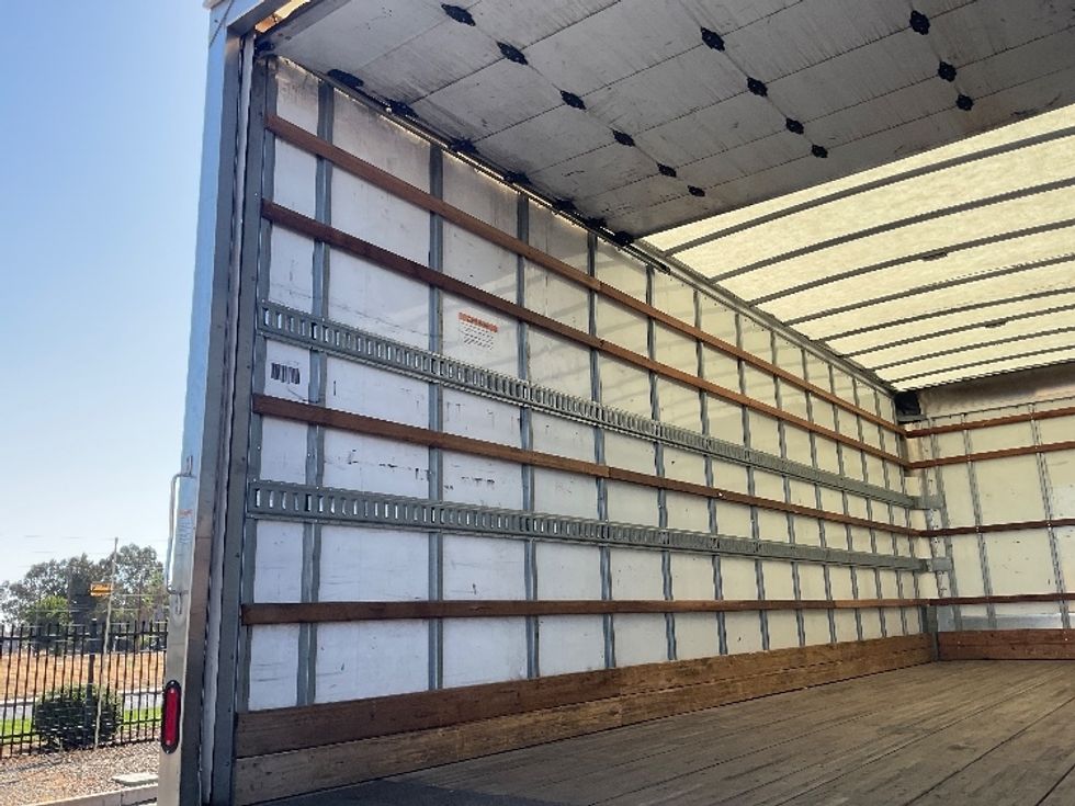 Medium Duty Box Truck-Light and Medium Duty Trucks-International-2022-MV607-Sacramento-CA-157,417\n\t\tmiles-$ 62,500 - Image 11