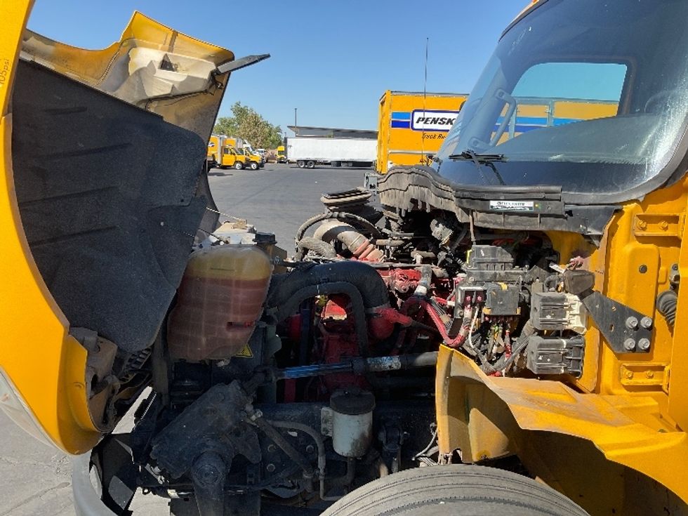 Medium Duty Box Truck-Light and Medium Duty Trucks-International-2022-MV607-Sacramento-CA-157,417\n\t\tmiles-$ 62,500 - Image 24