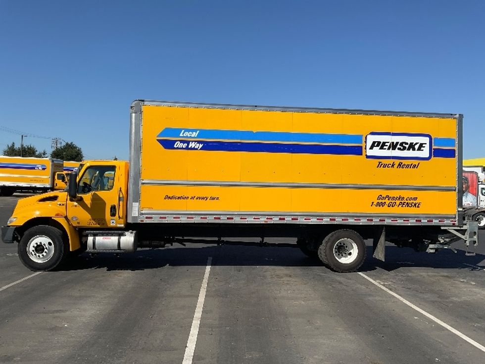 Medium Duty Box Truck-Light and Medium Duty Trucks-International-2022-MV607-Sacramento-CA-157,417\n\t\tmiles-$ 62,500 - Image 4