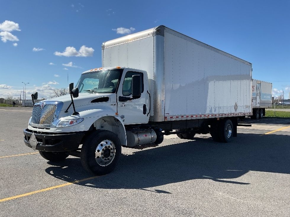 Medium Duty Box Truck-Light and Medium Duty Trucks-International-2022-MV607-Saint Laurent-PQ-104,018\n\t\tkm-$ 81,500 - Image 3