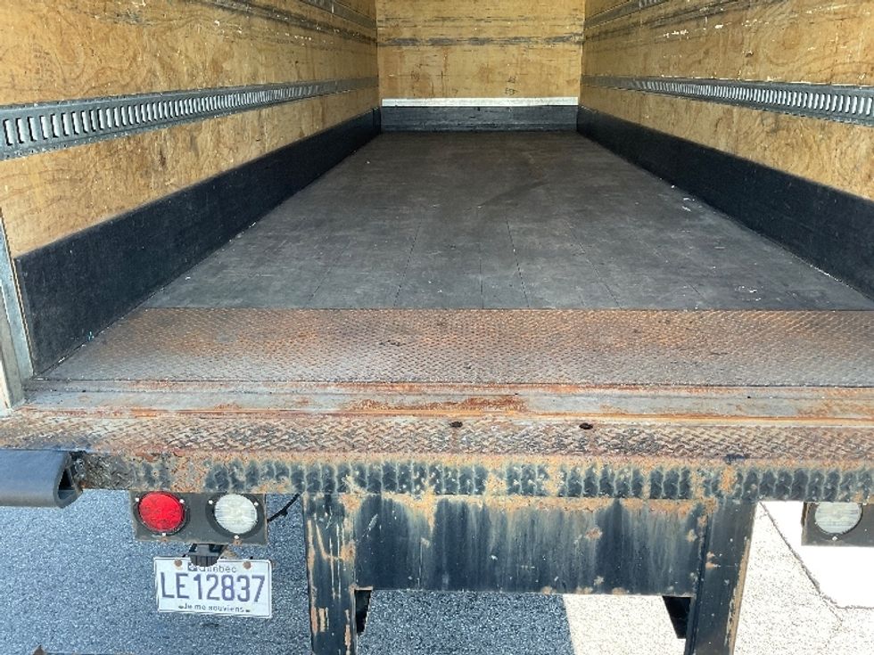 Medium Duty Box Truck-Light and Medium Duty Trucks-International-2022-MV607-Saint Laurent-PQ-104,018\n\t\tkm-$ 81,500 - Image 9