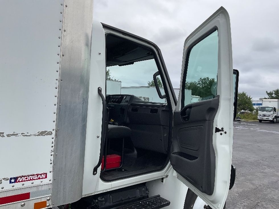 Medium Duty Box Truck-Light and Medium Duty Trucks-International-2022-MV607-Saint Petersburg-FL-130,843\n\t\tmiles-$ 69,750 - Image 20