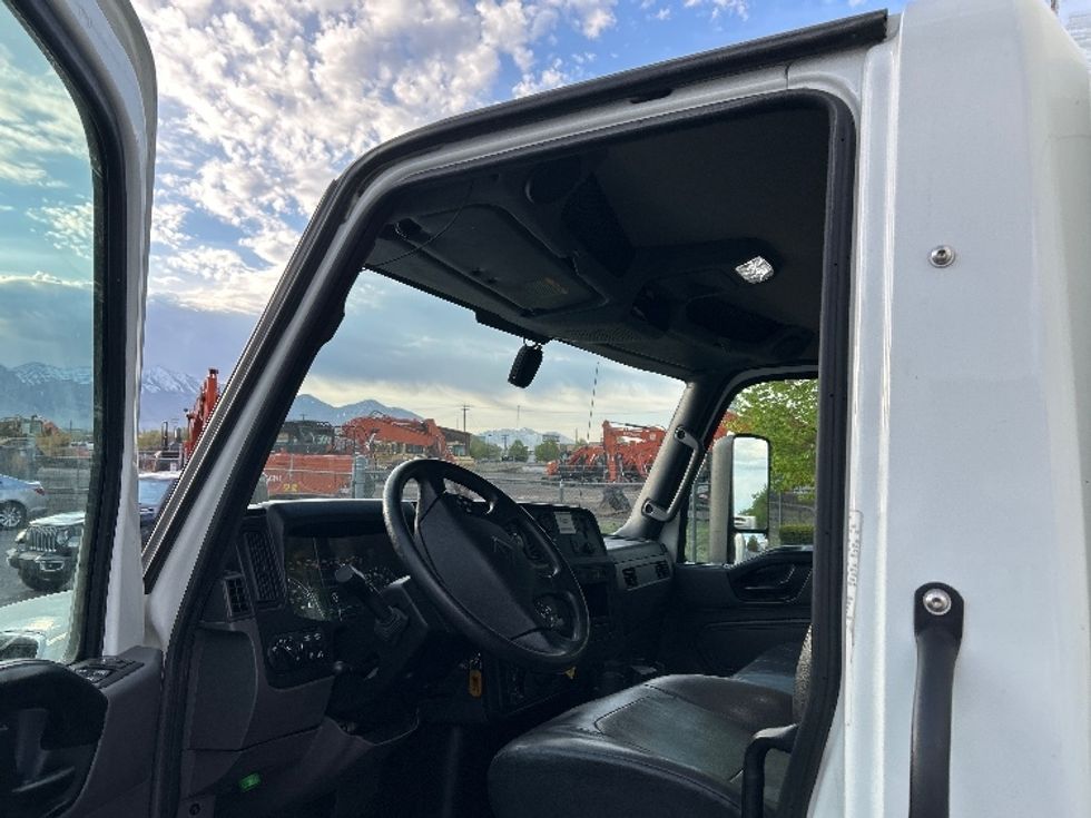 Medium Duty Box Truck-Light and Medium Duty Trucks-International-2022-MV607-Salt Lake City-UT-158,290\n\t\tmiles-$ 61,000 - Image 16