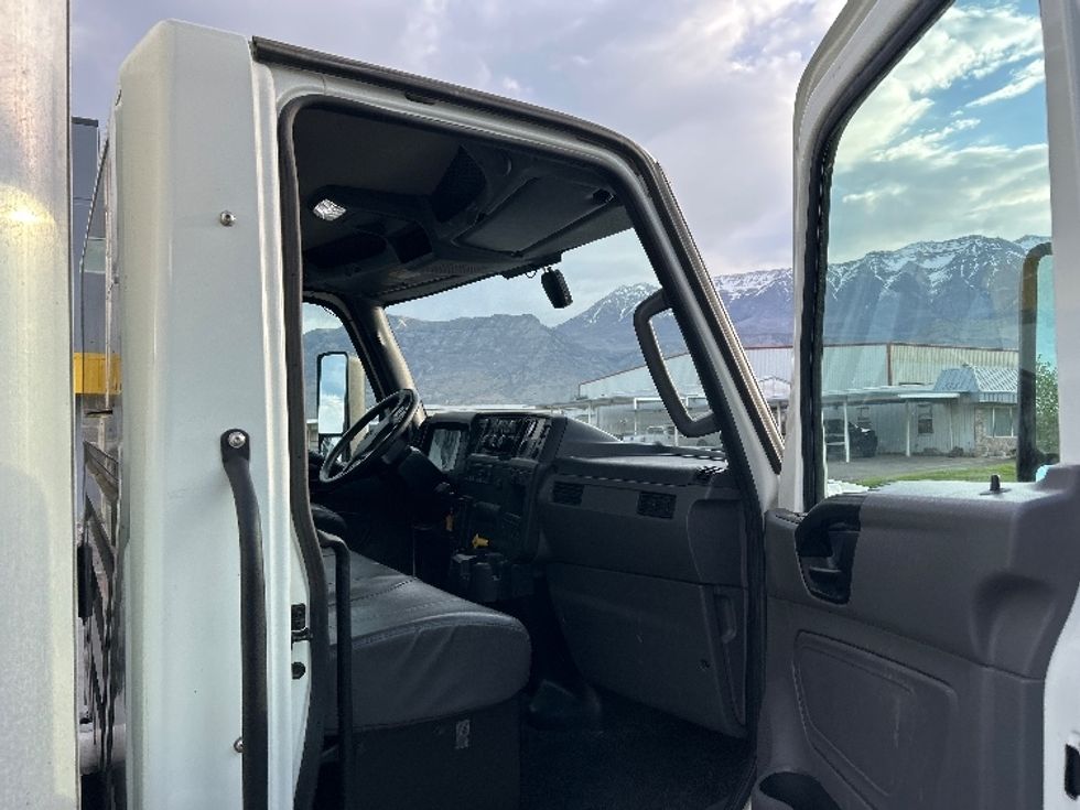 Medium Duty Box Truck-Light and Medium Duty Trucks-International-2022-MV607-Salt Lake City-UT-158,290\n\t\tmiles-$ 61,000 - Image 20