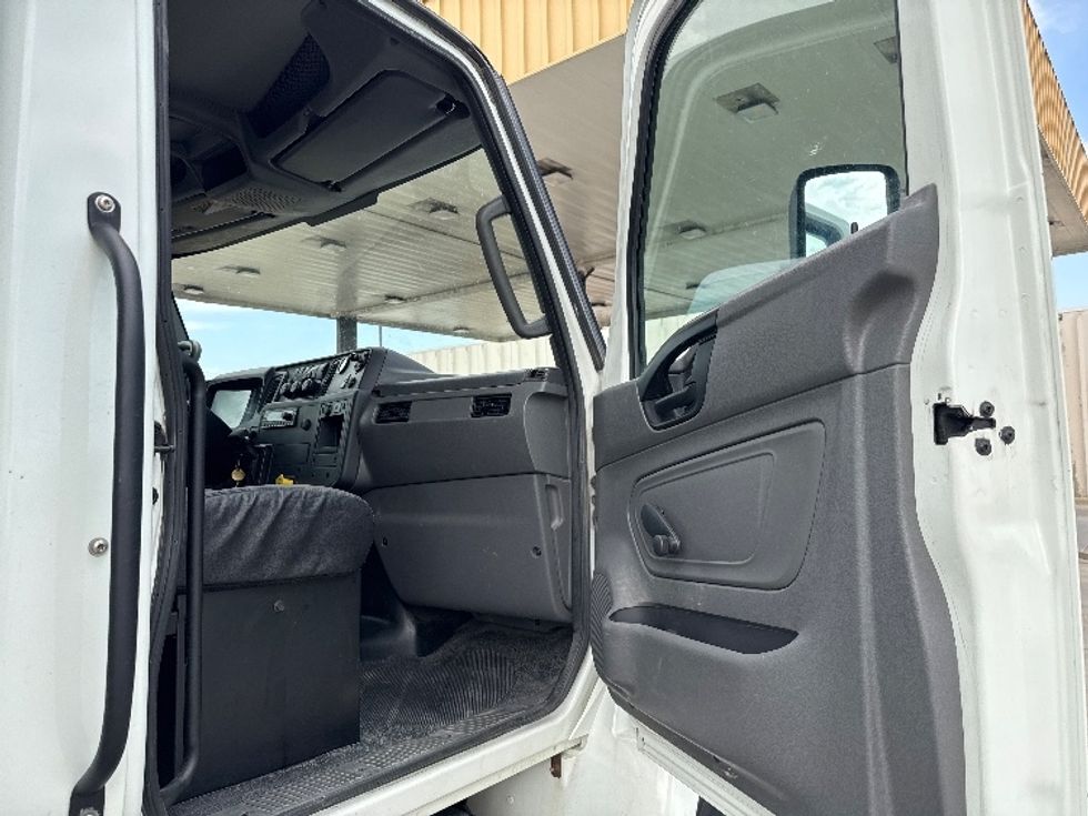 Medium Duty Box Truck-Light and Medium Duty Trucks-International-2022-MV607-Salt Lake City-UT-211,927\n\t\tmiles-$ 47,000 - Image 19