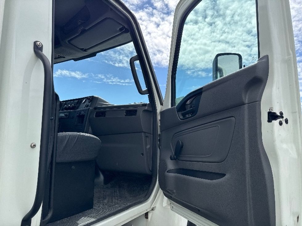 Medium Duty Box Truck-Light and Medium Duty Trucks-International-2022-MV607-Salt Lake City-UT-214,792\n\t\tmiles-$ 46,500 - Image 19