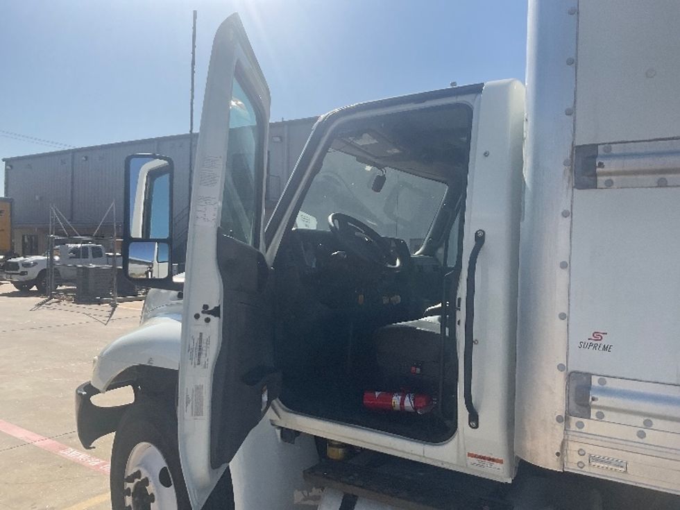Medium Duty Box Truck-Light and Medium Duty Trucks-International-2022-MV607-San Antonio-TX-122,270\n\t\tmiles-$ 71,250 - Image 16