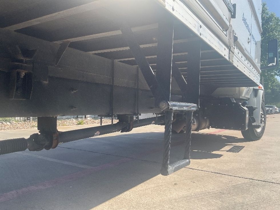 Medium Duty Box Truck-Light and Medium Duty Trucks-International-2022-MV607-San Antonio-TX-122,270\n\t\tmiles-$ 71,250 - Image 14