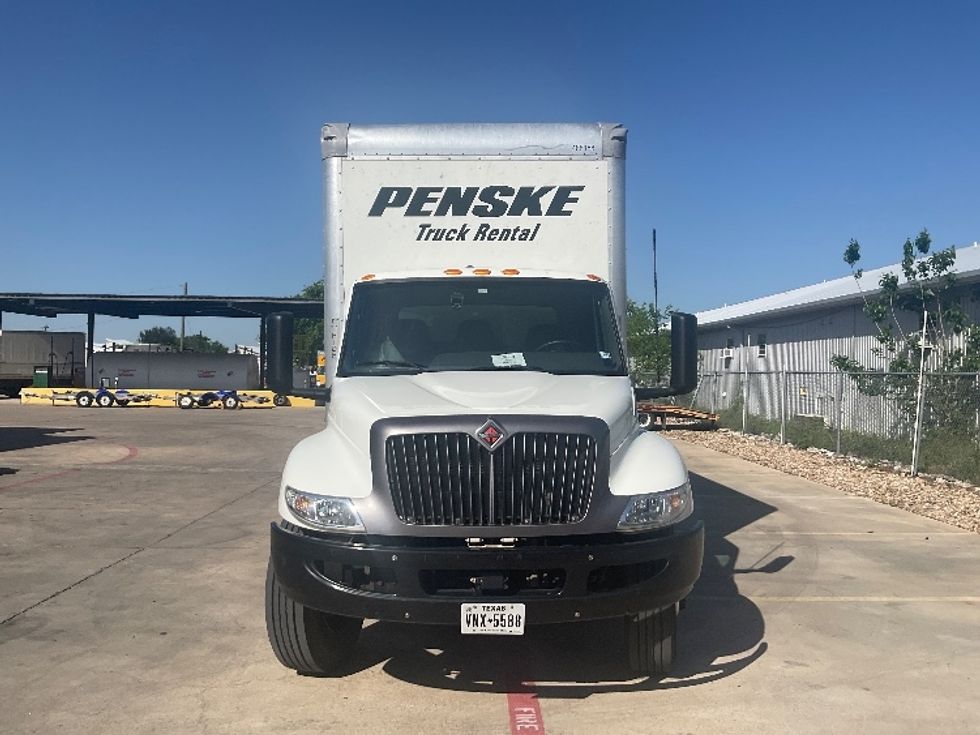 Medium Duty Box Truck-Light and Medium Duty Trucks-International-2022-MV607-San Antonio-TX-122,270\n\t\tmiles-$ 71,250 - Image 2