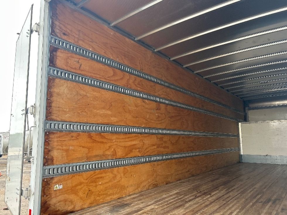 Medium Duty Box Truck-Light and Medium Duty Trucks-International-2022-MV607-San Antonio-TX-152,336\n\t\tmiles-$ 75,750 - Image 11