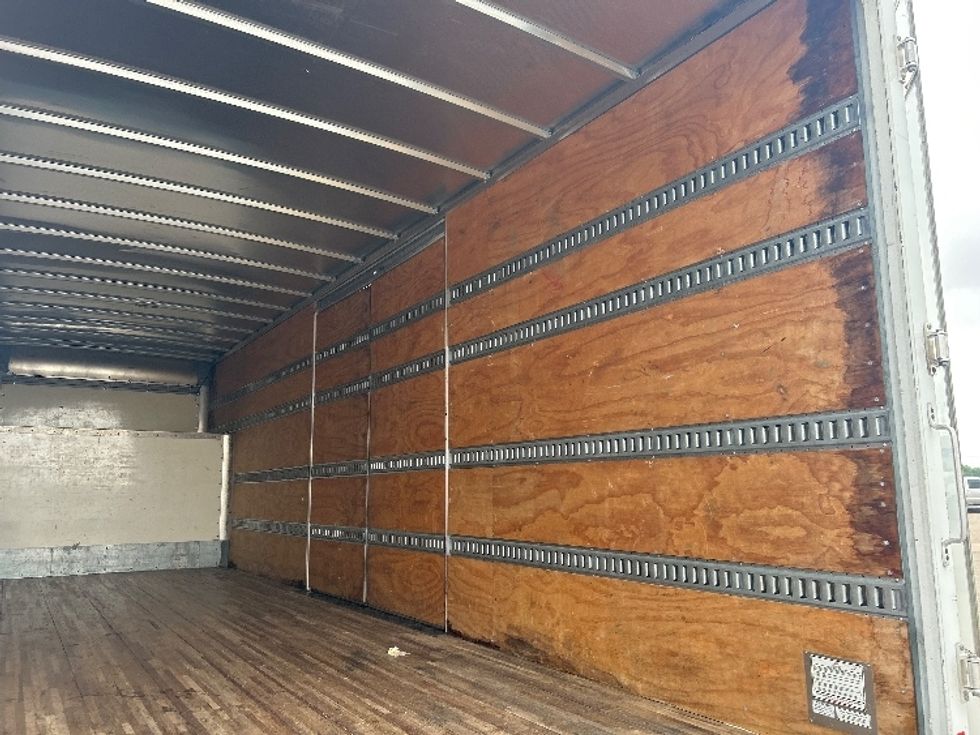 Medium Duty Box Truck-Light and Medium Duty Trucks-International-2022-MV607-San Antonio-TX-152,336\n\t\tmiles-$ 75,750 - Image 12