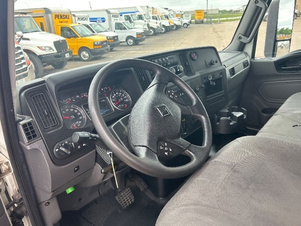Medium Duty Box Truck-Light and Medium Duty Trucks-International-2022-MV607-San Antonio-TX-152,336\n\t\tmiles-$ 75,750 - Image 17
