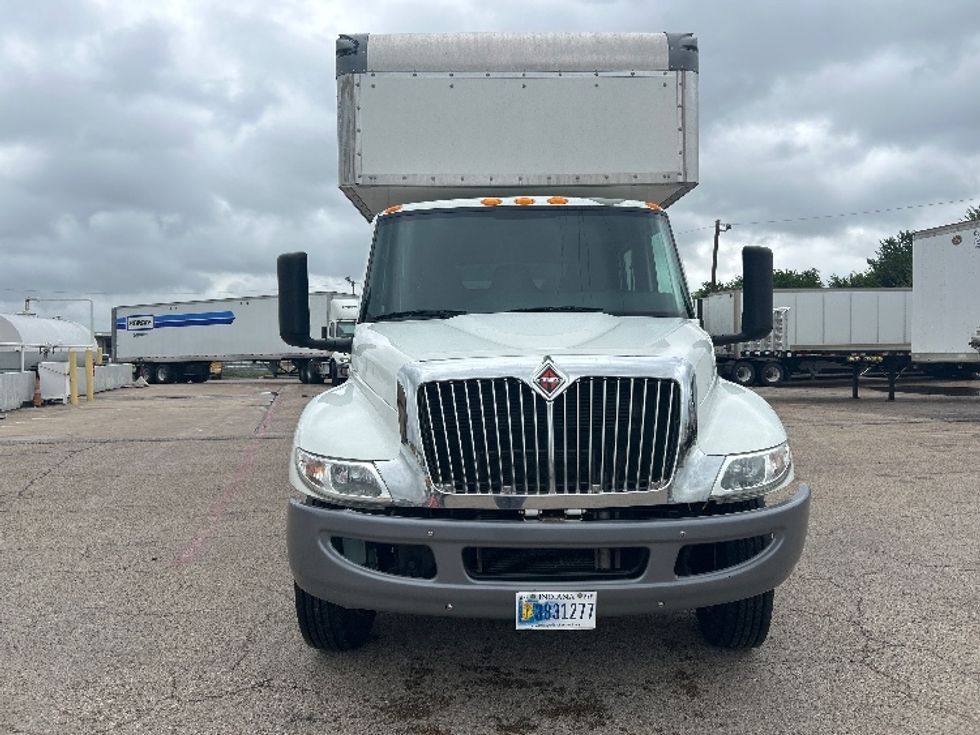 Medium Duty Box Truck-Light and Medium Duty Trucks-International-2022-MV607-San Antonio-TX-152,336\n\t\tmiles-$ 75,750 - Image 2