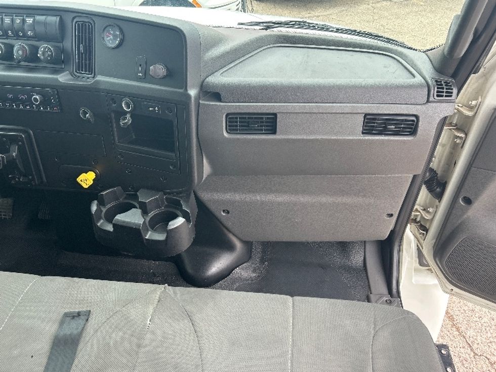 Medium Duty Box Truck-Light and Medium Duty Trucks-International-2022-MV607-San Antonio-TX-152,336\n\t\tmiles-$ 75,750 - Image 21