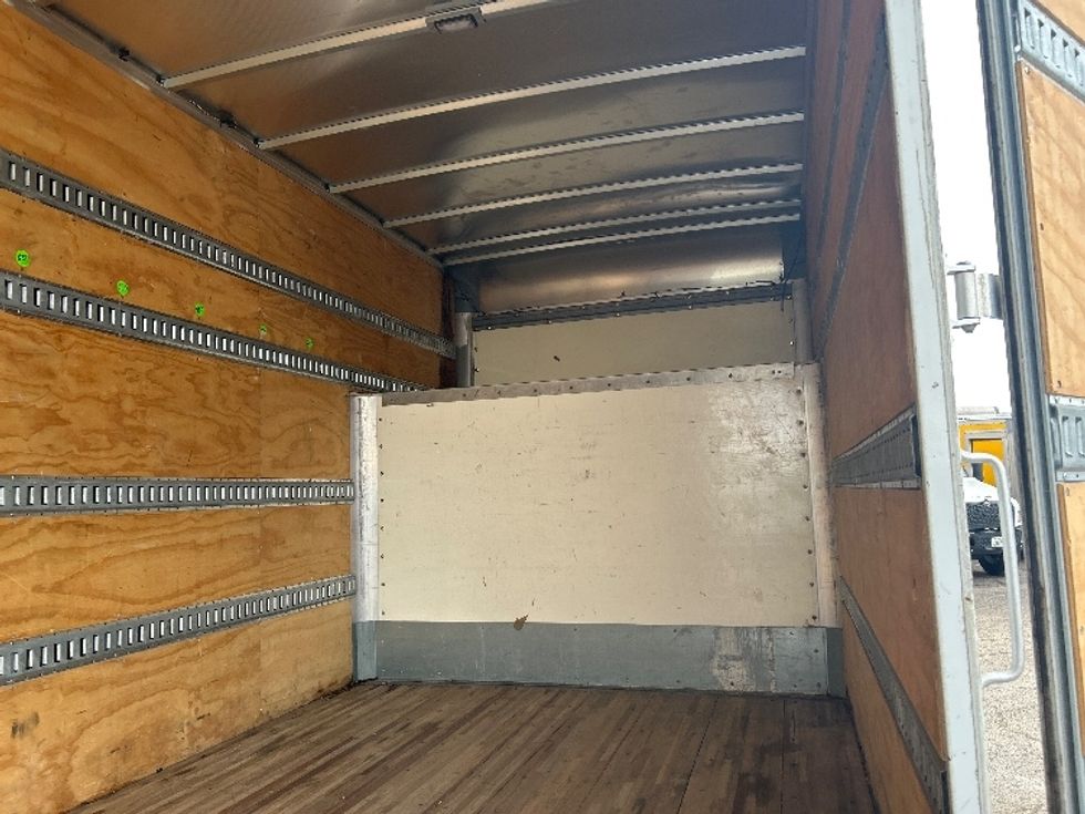 Medium Duty Box Truck-Light and Medium Duty Trucks-International-2022-MV607-San Antonio-TX-152,336\n\t\tmiles-$ 75,750 - Image 28