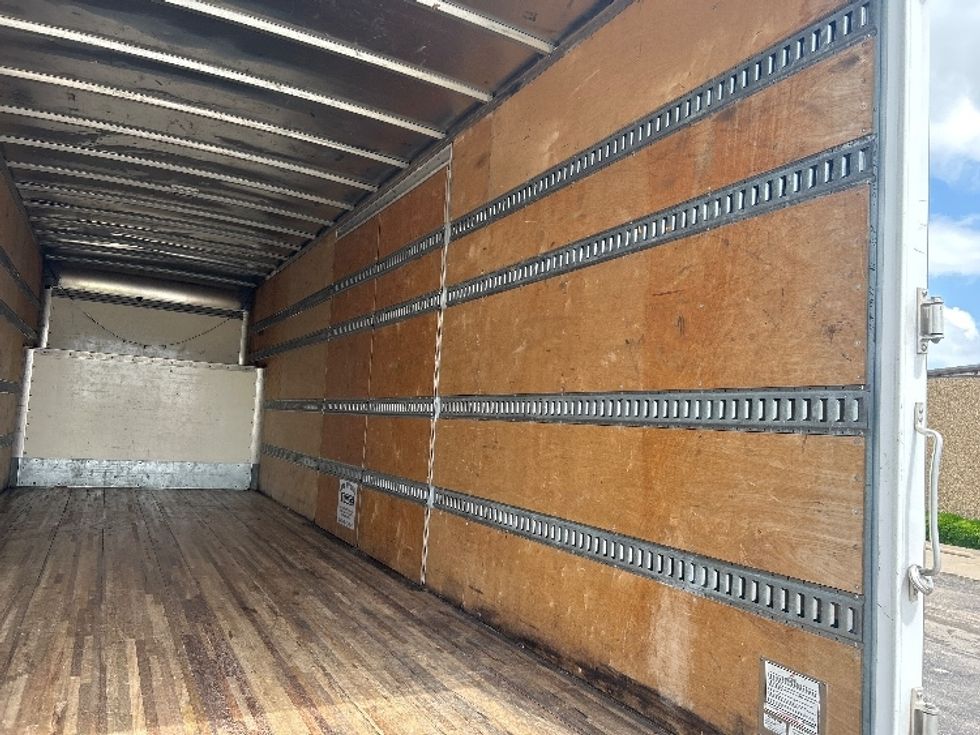 Medium Duty Box Truck-Light and Medium Duty Trucks-International-2022-MV607-San Antonio-TX-170,535\n\t\tmiles-$ 72,750 - Image 12