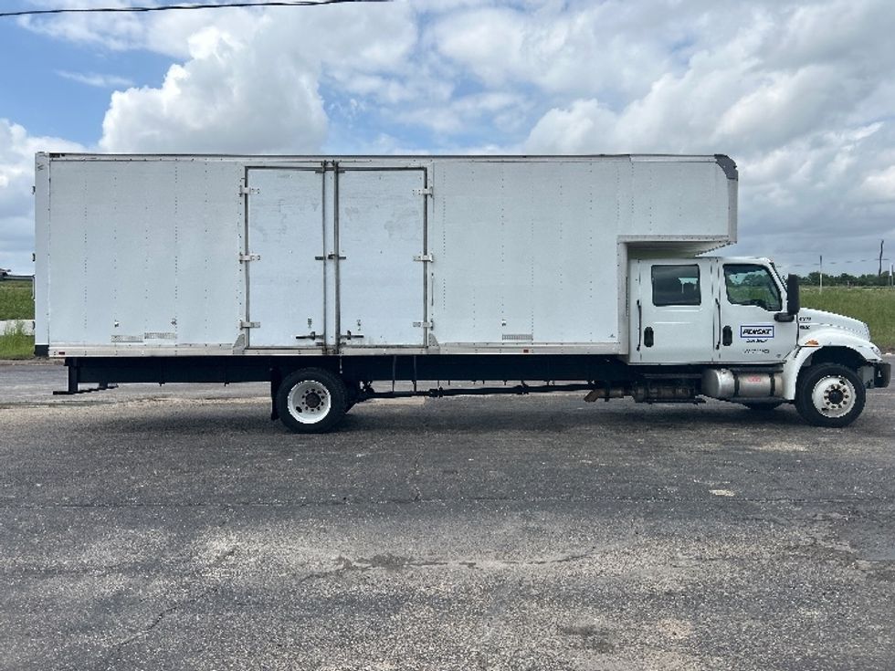 Medium Duty Box Truck-Light and Medium Duty Trucks-International-2022-MV607-San Antonio-TX-170,535\n\t\tmiles-$ 72,750 - Image 15