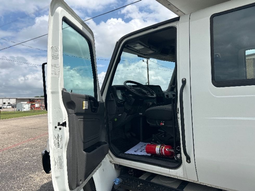 Medium Duty Box Truck-Light and Medium Duty Trucks-International-2022-MV607-San Antonio-TX-170,535\n\t\tmiles-$ 72,750 - Image 16
