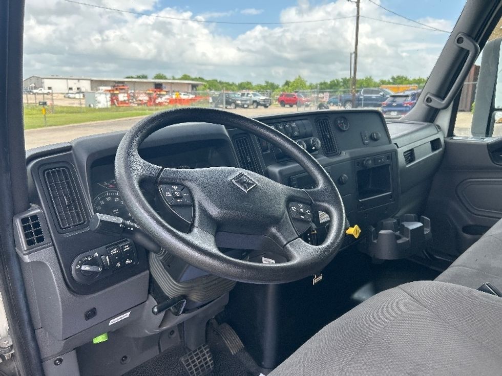 Medium Duty Box Truck-Light and Medium Duty Trucks-International-2022-MV607-San Antonio-TX-170,535\n\t\tmiles-$ 72,750 - Image 17