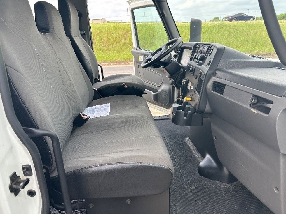 Medium Duty Box Truck-Light and Medium Duty Trucks-International-2022-MV607-San Antonio-TX-170,535\n\t\tmiles-$ 72,750 - Image 22