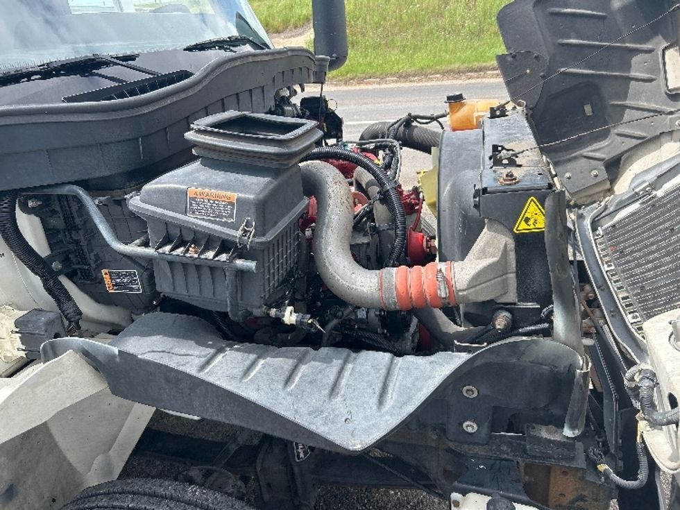 Medium Duty Box Truck-Light and Medium Duty Trucks-International-2022-MV607-San Antonio-TX-170,535\n\t\tmiles-$ 72,750 - Image 23