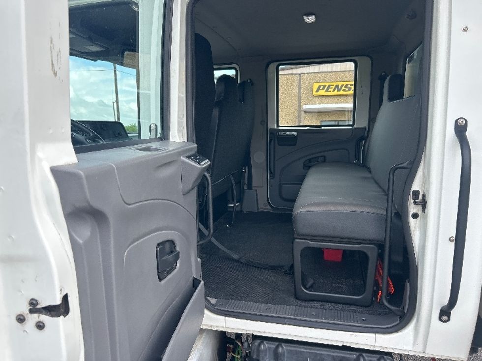 Medium Duty Box Truck-Light and Medium Duty Trucks-International-2022-MV607-San Antonio-TX-170,535\n\t\tmiles-$ 72,750 - Image 27