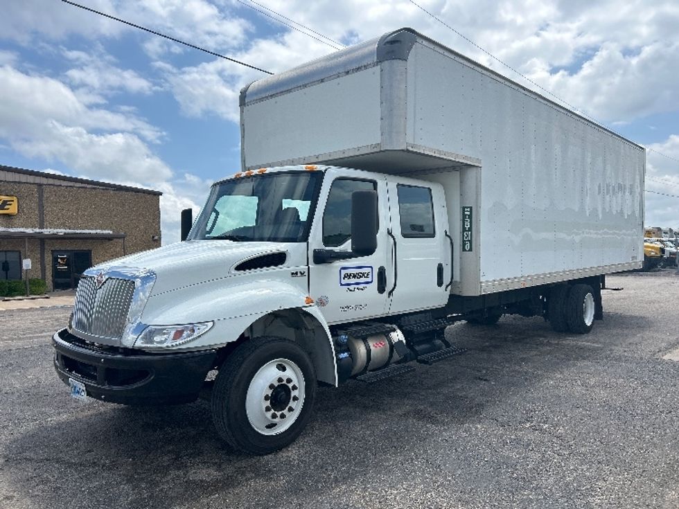 Medium Duty Box Truck-Light and Medium Duty Trucks-International-2022-MV607-San Antonio-TX-170,535\n\t\tmiles-$ 72,750 - Image 3